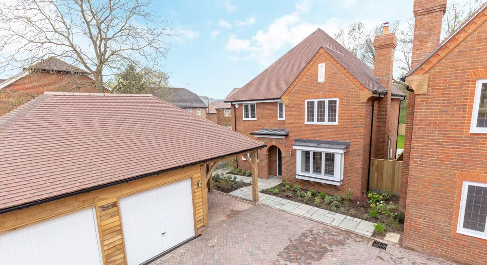 Oaklands Chase, Worth, Boughtonwood Homes building development