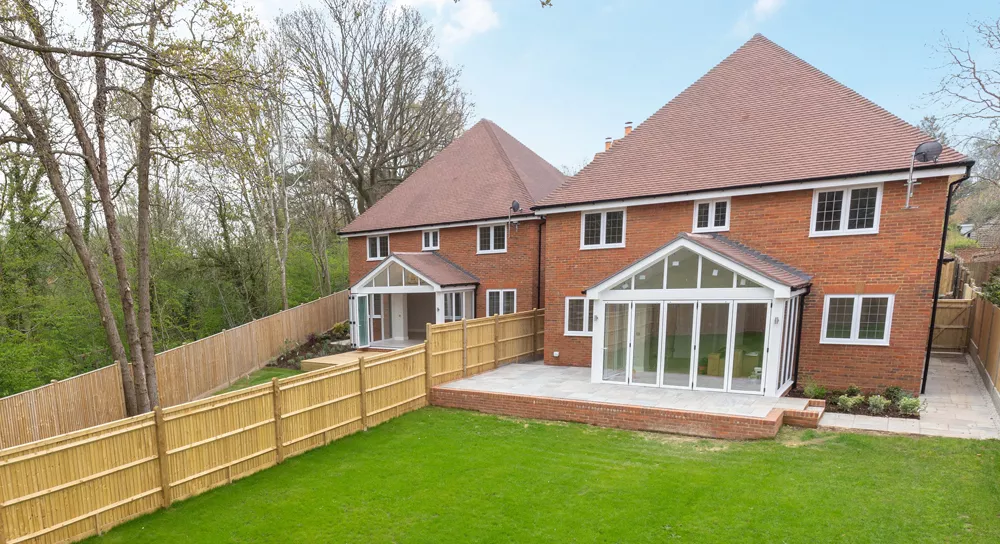 Oaklands Chase, Worth, Boughtonwood Homes building development