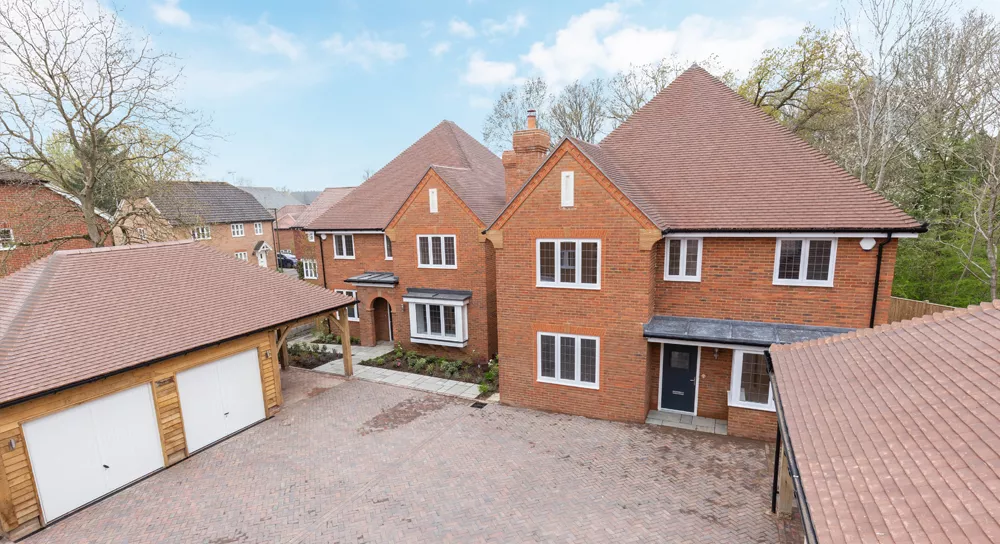 Oaklands Chase, Worth, Boughtonwood Homes building development